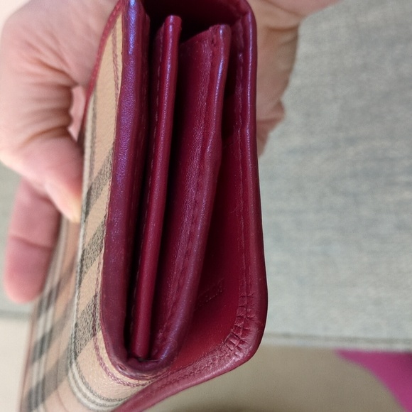 Authentic Burberry Tan and Red Checkered Women's Continental Wallet - Picture 11 of 13